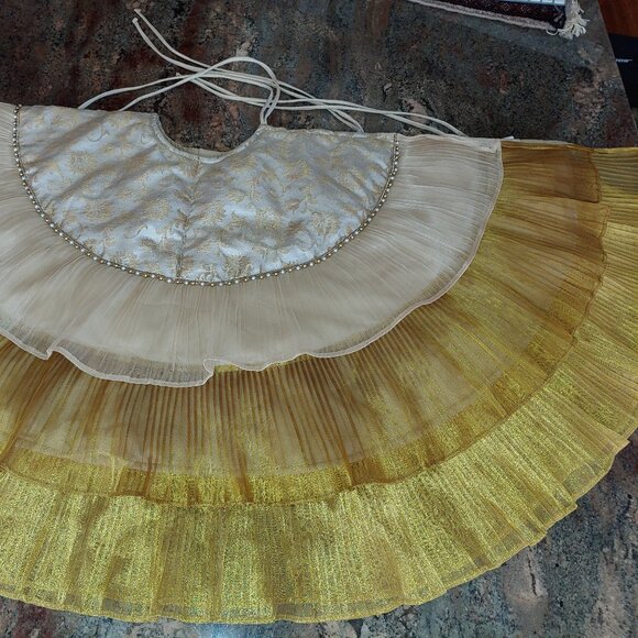 Pier 1 Imports Ruffled Gold Beaded Frilly Christmas Tree Skirt 48" - Picture 2 of 12